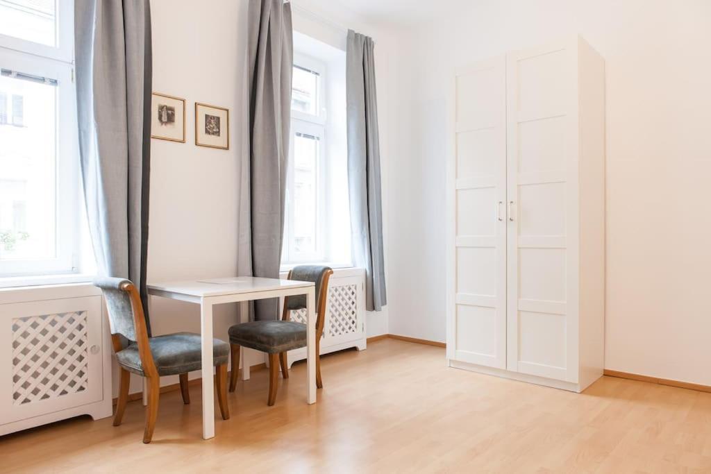 Vienna-Flats Self Check-In Apartment Bagian luar foto