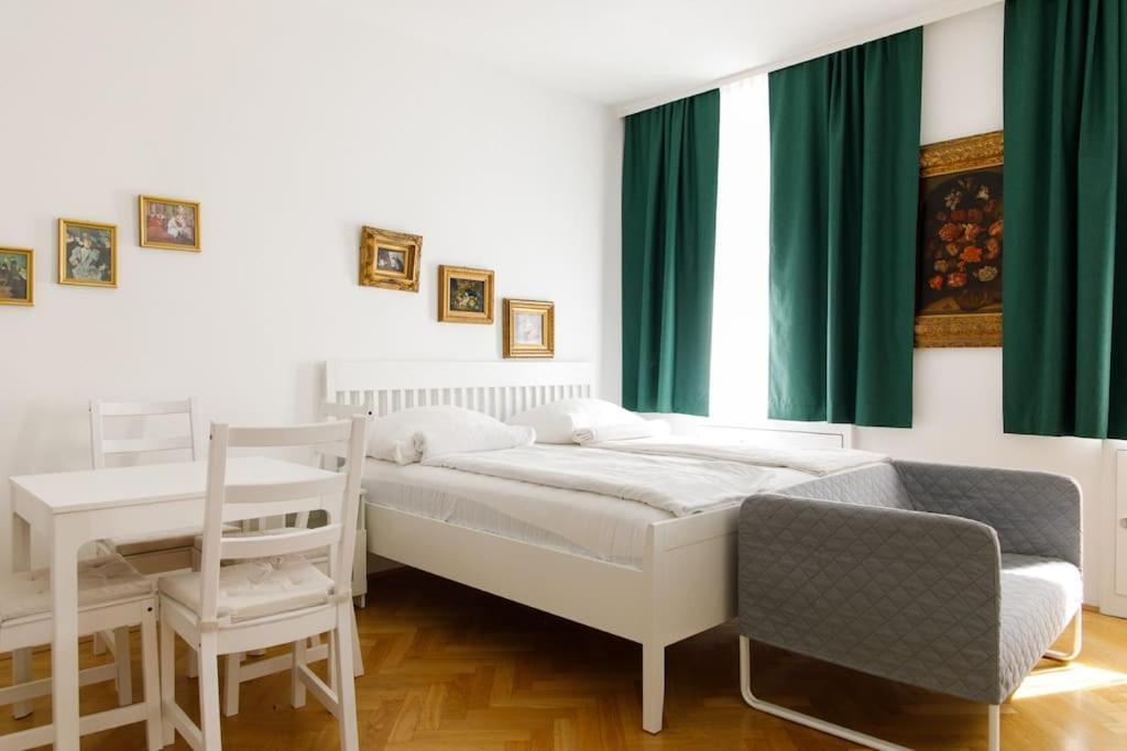 Vienna-Flats Self Check-In Apartment Bagian luar foto
