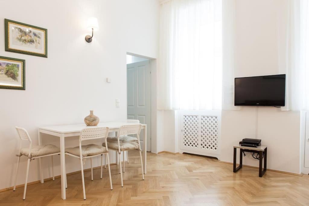 Vienna-Flats Self Check-In Apartment Bagian luar foto