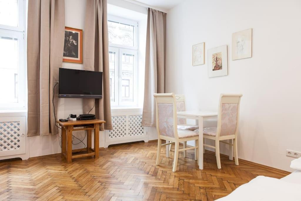 Vienna-Flats Self Check-In Apartment Bagian luar foto