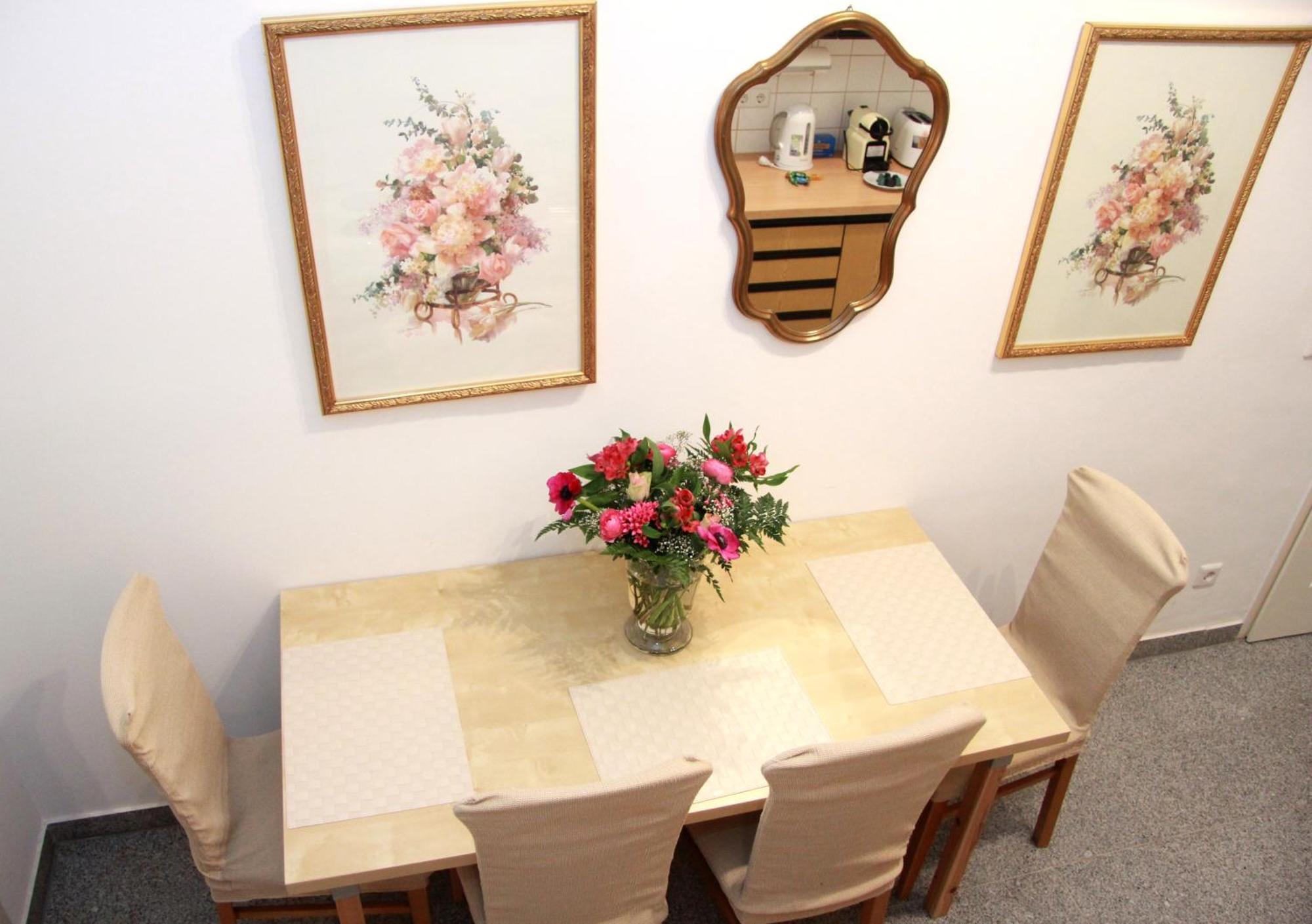 Vienna-Flats Self Check-In Apartment Bagian luar foto